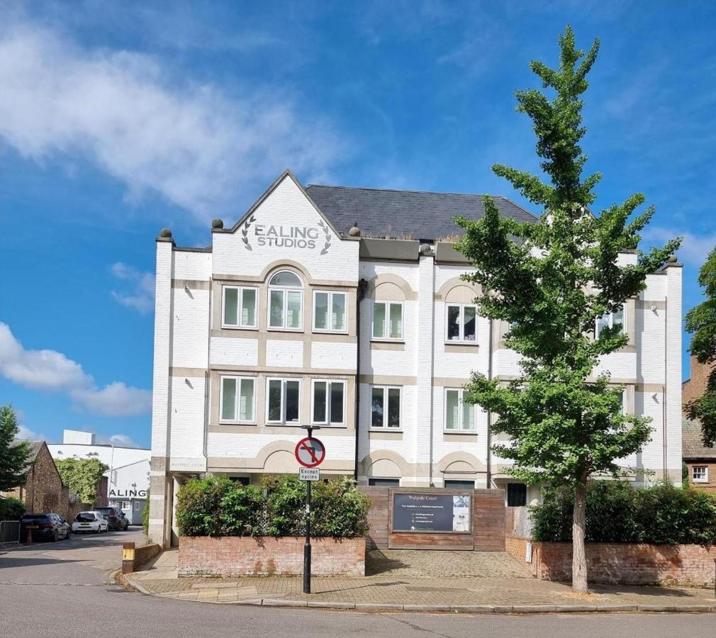 Roomspace Serviced Apartments- Walpole Court Ealing Εξωτερικό φωτογραφία